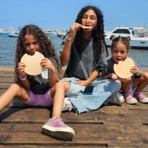 Model and kids wearing oversized grey washed T-shirts – PoshFashion casual kidswear