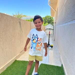 Model wearing a Bluey and Bingo cartoon hug – PoshFashion family design